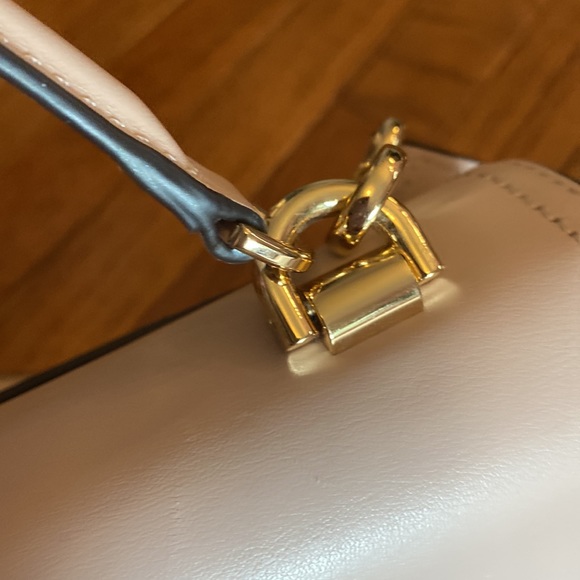 Michael Kors Blush Leather Handbag very good condition Medium - Picture 7 of 10